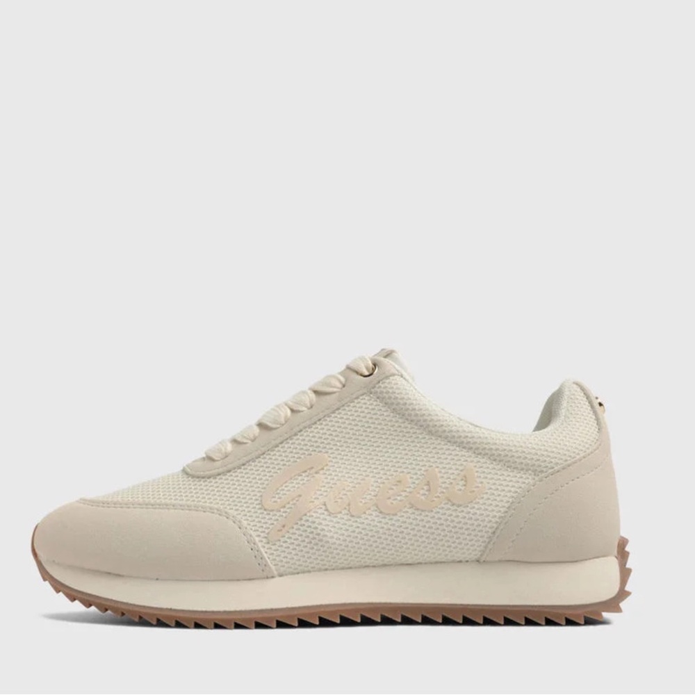 GUESS Woman’s Sneakers. - Picture 3 of 6